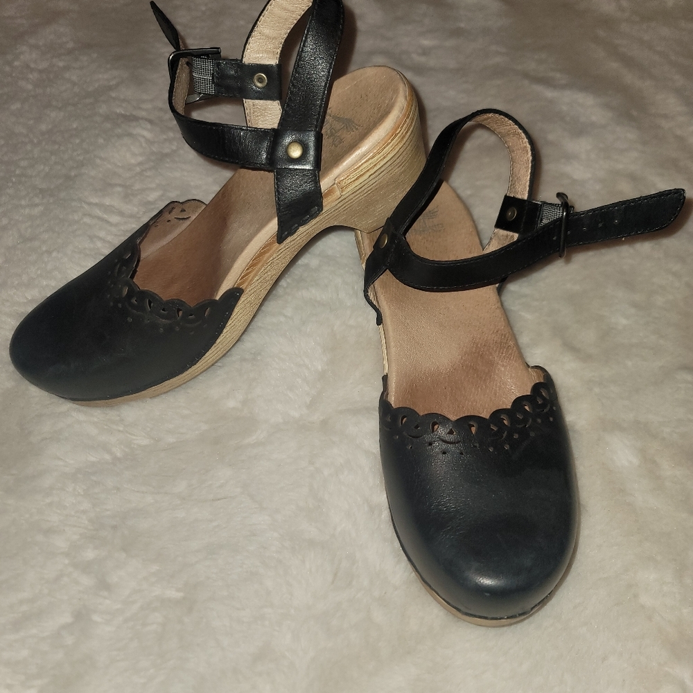 Marta black by dansco clogs